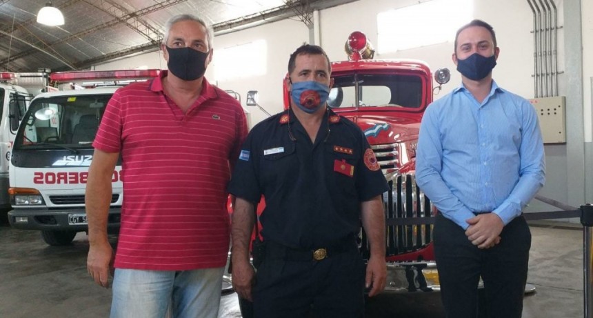 Bomberos Voluntarios exhibió una compra de equipamiento para protección personal