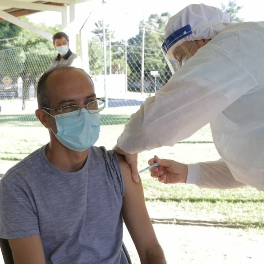 Bolívar Vacunate: El Intendente Pisano recibió la segunda dosis de la vacuna Sputnik V