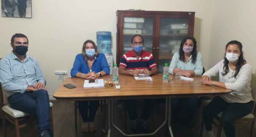 El bloque de concejales Juntos –UCR-CC  convocó a los medios locales para manifestar su desacuerdo con la suba de tasas homologada en el recinto días atrás