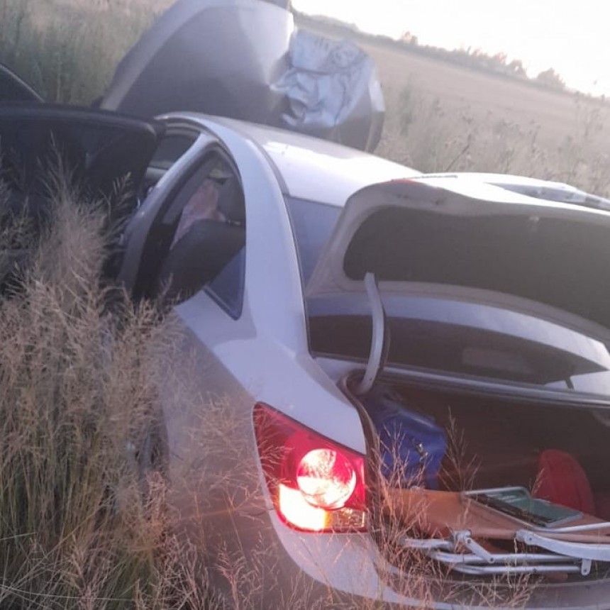 Ruta 65: Impacto fronto-lateral entre un automóvil y un micro que transportaba familiares en carácter de visita a internos de la Unidad 17