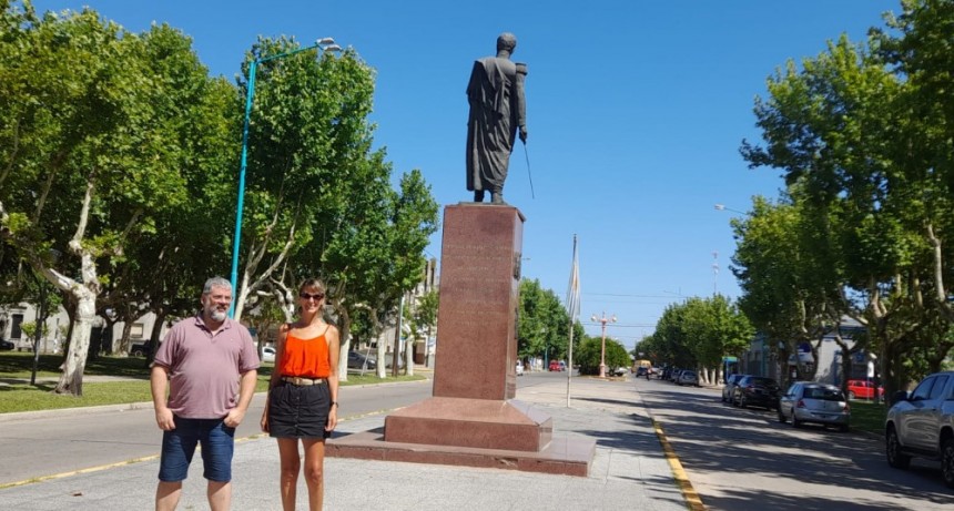 En FM 10, hablamos con Carlos Teijón y Verónica Badoza, sobre la función de Teatro al Aire Libre de este miércoles