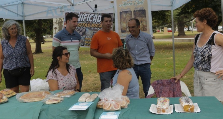 El Intendente  Marcos Pisano acompa&ntilde;&oacute; la exitosa jornada de Mercados Bonaerenses