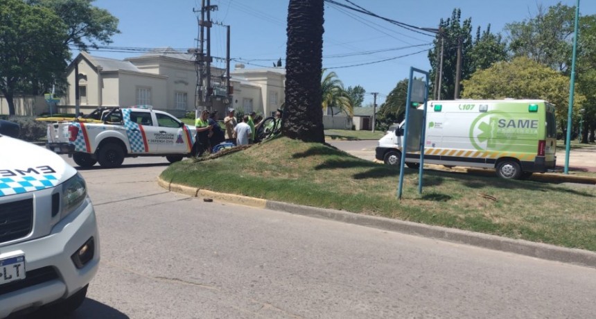 Impacto entre un auto y una bicicleta