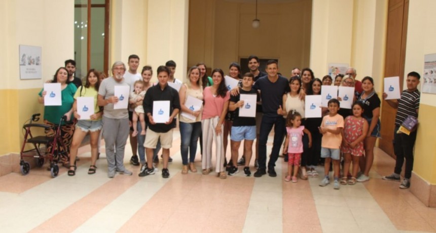 El Intendente Interino Eduardo Bucca concretó la entrega de las viviendas ubicadas en Barrio Zorzales Nuevo