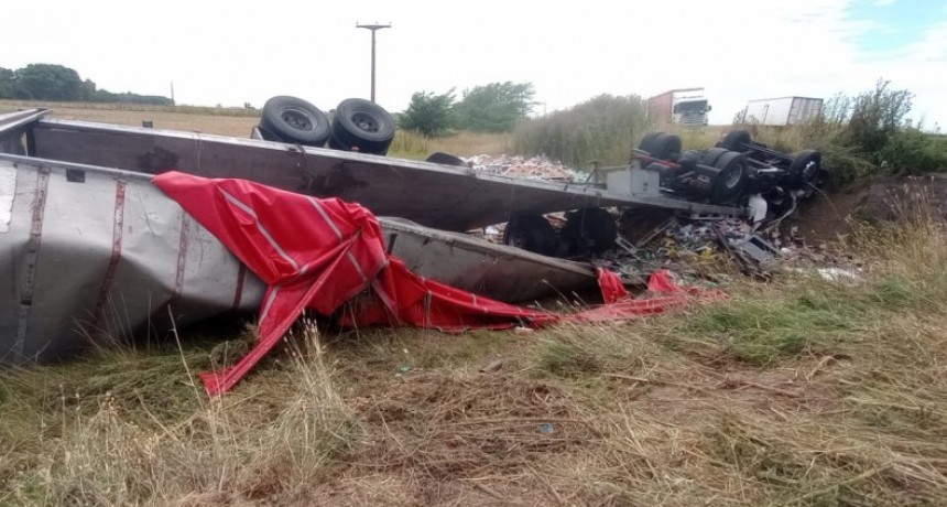 Trágico accidente en ruta 51 le costó la vida al chofer y único ocupante de un transporte de bebidas gaseosas, en FM 10 hablamos con el periodista Jorge Scotton de En Línea Noticias