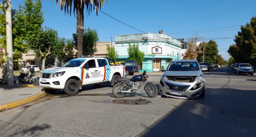 Un motociclista hospitalizado con criterio preventivo tras una colisión en avenida Brown y Sarmiento