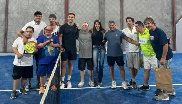 María Laura Rodríguez , Eduardo Bali Bucca y Alejando Nano Viola, acompañaron a Tercer Tiempo en el reconocimiento a Fernando Belasteguín