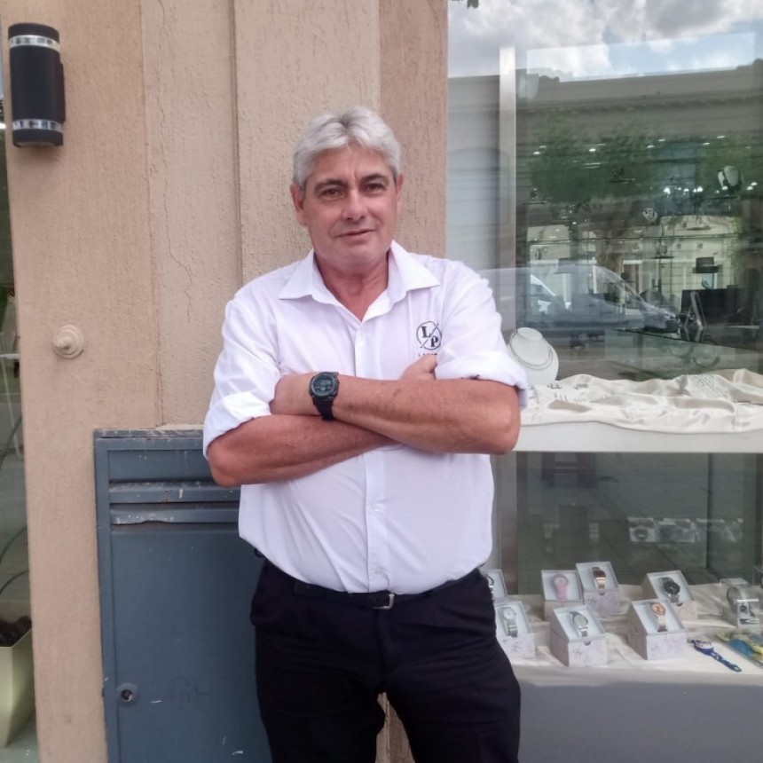 Juan Carlos Gómez: “El fútbol era más técnico, entrenábamos igual porque había días que hacíamos doble turno, pero ahora es muy físico, corren mucho y piensan poco” 