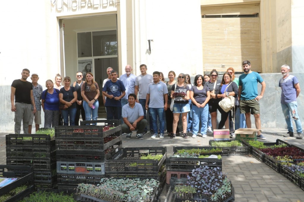 Programa Huerta Urbana Bonaerense: se entregaron Plantines de estación a instituciones locales