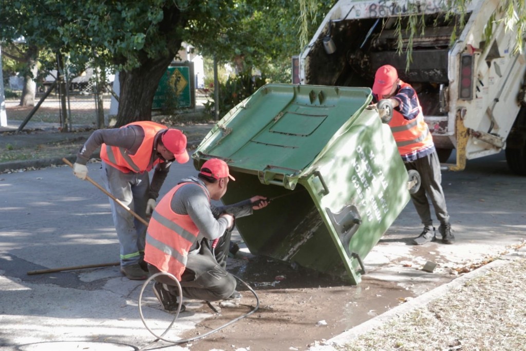 Servicios Públicos:  avanza la limpieza de Contenedores de Residuos Secos, en diferentes puntos de la ciudad 
