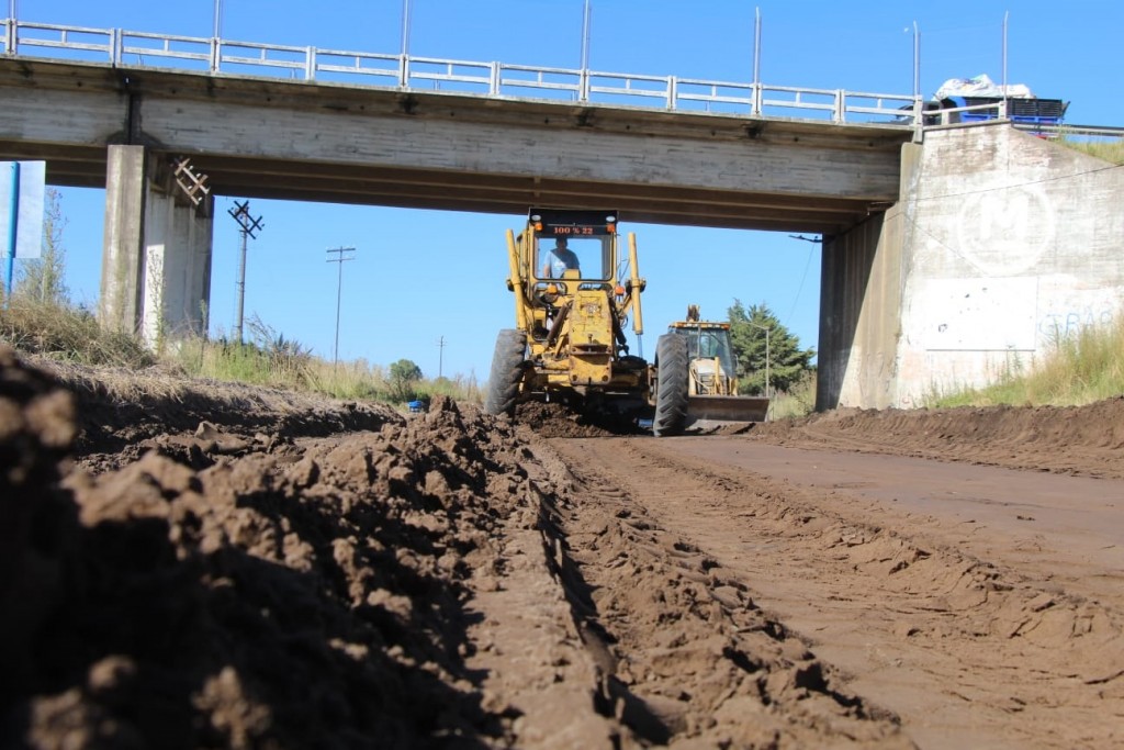 El Municipio inició el programa de reconstrucción y mantenimiento de calles barriales en avenida Jorge Martínez Boero