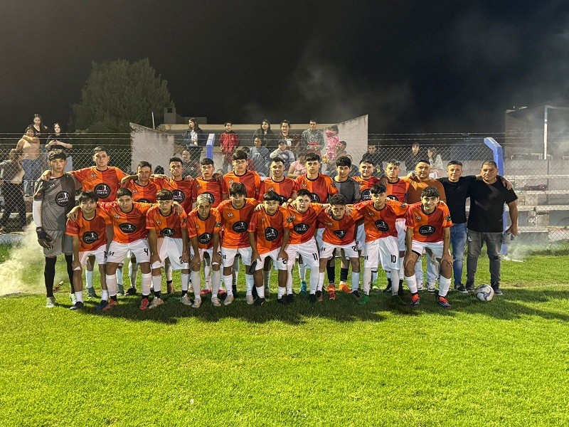 Emiliano Pasos: “La idea surgió para darles un lugar a esos chicos y que puedan jugar este torneo que es importante para Bolívar