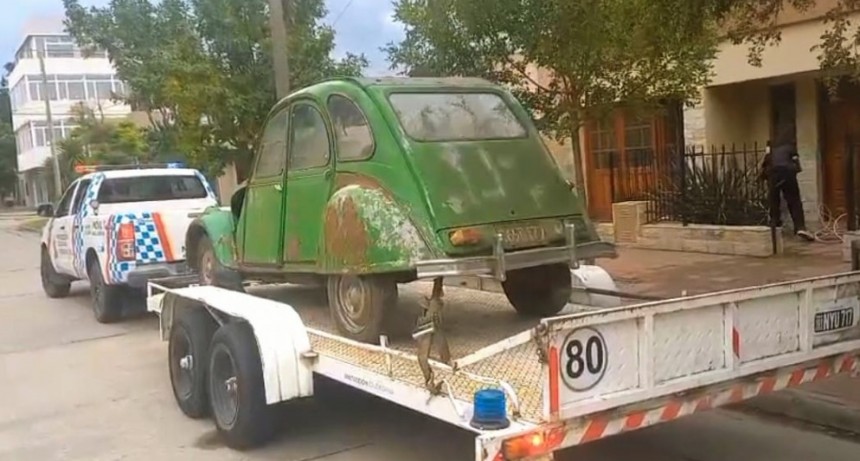 Avanza el Programa de Remoción de vehículos abandonados en la ciudad de Bolívar 