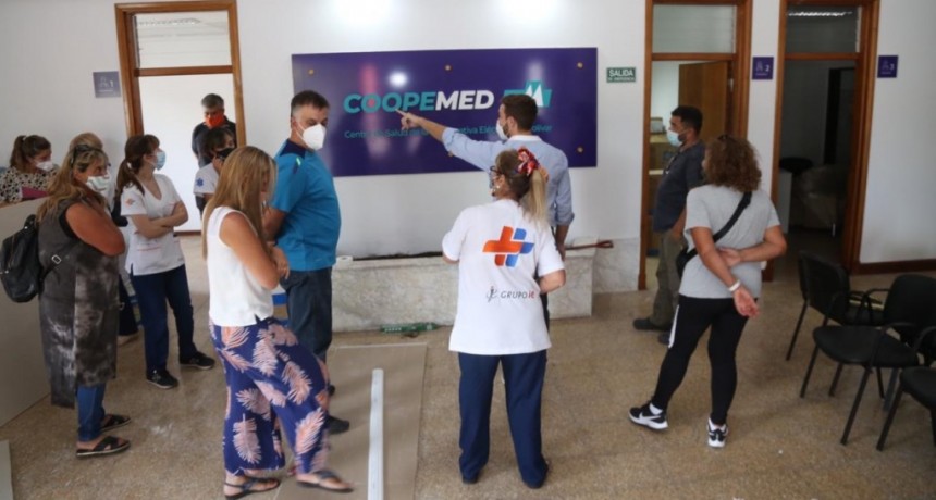 Javier Rodríguez (Presidente del Consejo de Administración) recorrió las instalaciones de Coopemed con los empleados