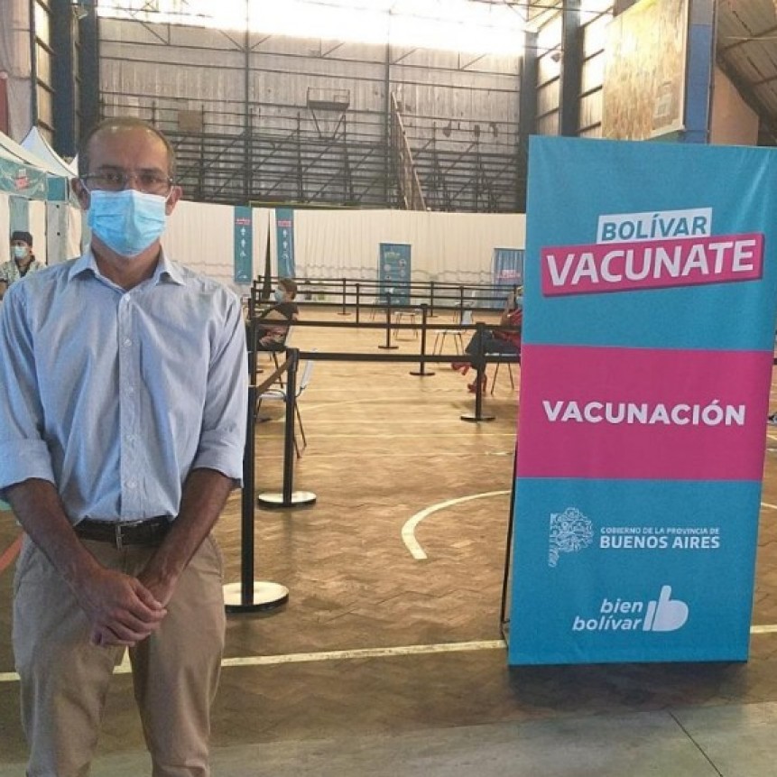Marcos Pisano: “Estamos muy contentos, llegó el día en que se van a vacunar más de 150 adultos y agentes de salud”