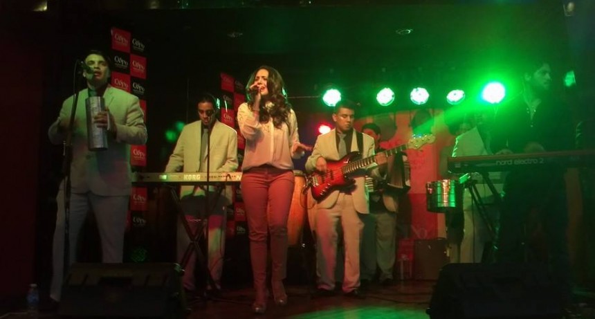 En pocas horas, Ángela Leiva en Bolívar