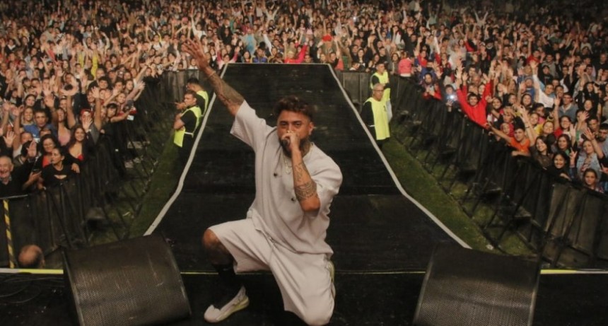 Pasó la primera noche del festival Me Encanta Bolívar, el público firme y conforme con el espectáculo