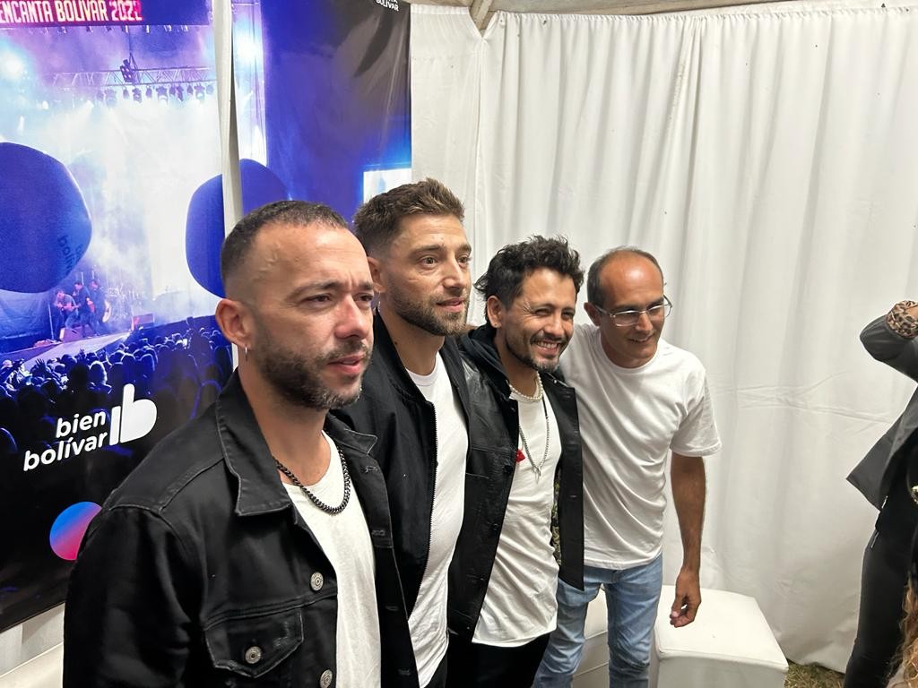 Los integrantes de La Konga disfrutaron de Bolívar desde el jueves al mediodía, jugaron padel y probaron las ricas comidas, lo contaron en conferencia con los medios locales