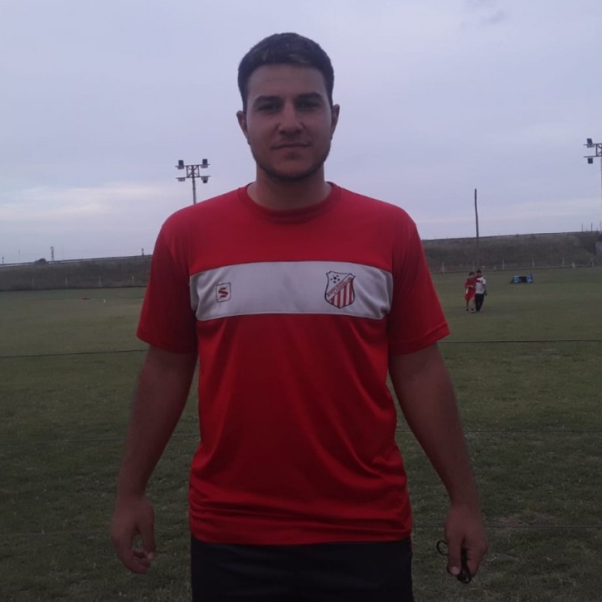 Enzo Santos: “Desde que llegó el cuerpo técnico nos planteó cuales eran los objetivos, cuáles eran las maneras de trabajar y entrenamos en base a eso”