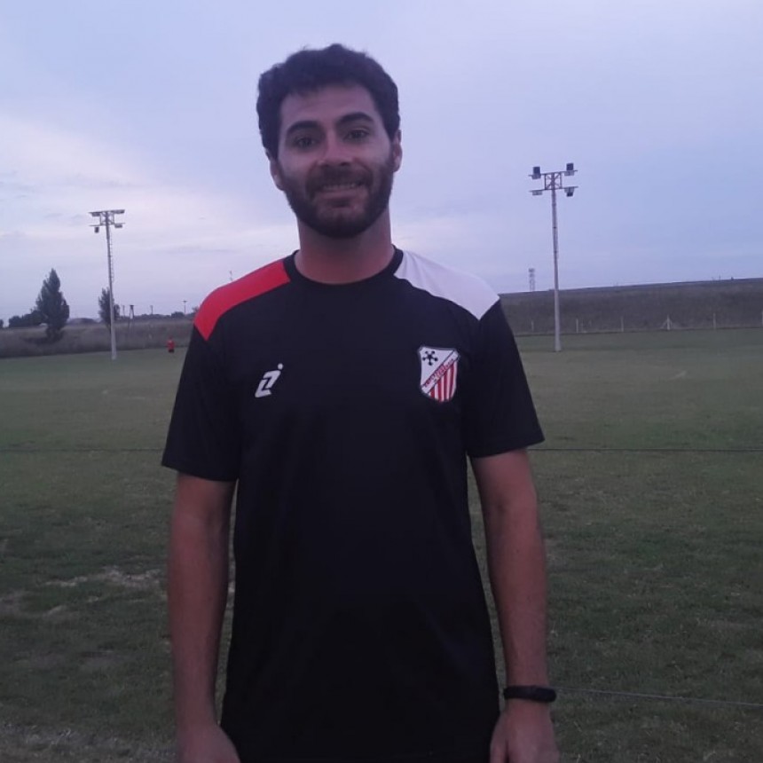 Manuel Ducasse: “Hay chicos que se adaptan rápido al sistema, a la forma de entrenar y hay otros con los que si nos lleva un poquito más de tiempo” 