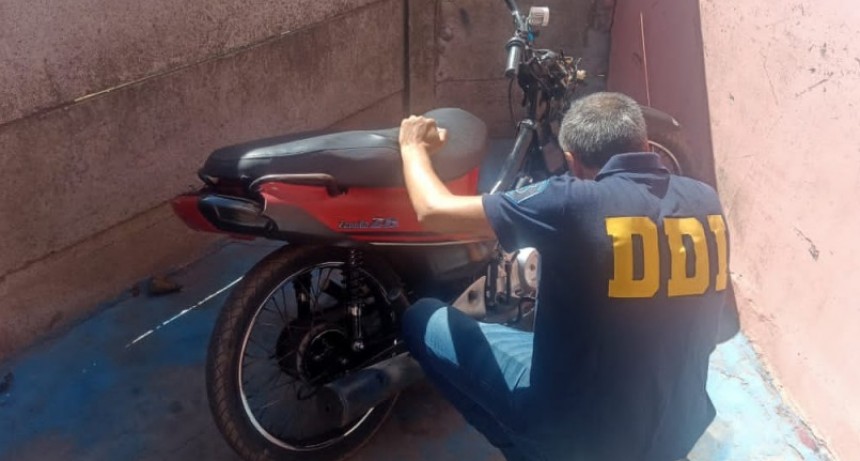 La SUB DDI de Bolívar allanó una vivienda y secuestró una moto que había sido robada 
