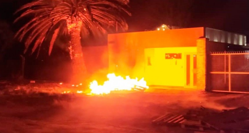 Bomberos Voluntarios comenzó un domingo intenso, con la primera salida en la madrugada de este domingo