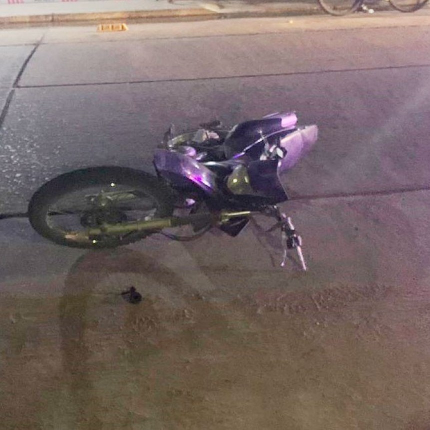 Un motociclista impactó contra un perro y fue hospitalizado con serias lesiones