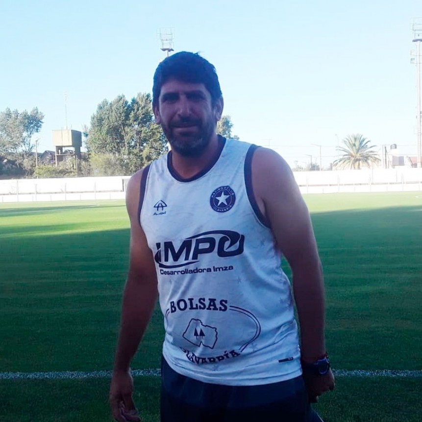 Roberto Tucker: “Estamos contentos con el plantel que tenemos