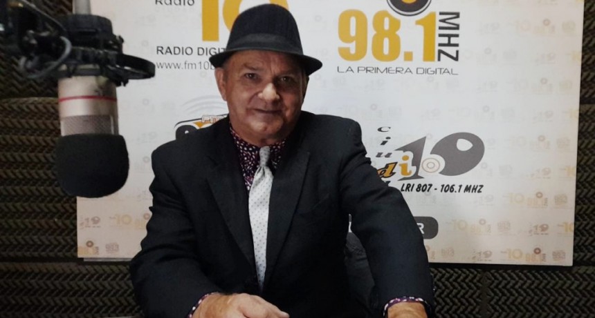 Papelito pas&oacute; por FM 10 para contar parte de su historia de vida, previo a su show en el Club Argentinos