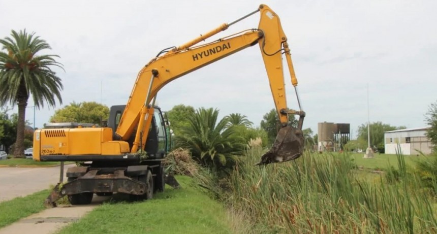 El Municipio ejecuta tareas de limpieza en canales