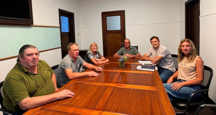 El Intendente Bucca se reunió con integrantes de la Comisión de Fomento de la localidad de Ibarra 