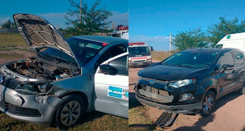 Fuerte impacto entre dos vehículos en barrio La Ganadera
