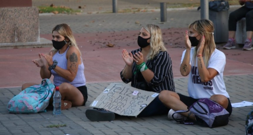  En el centro cívico: la Dirección de DDHH realizó actividades por el Día Internacional de la Mujer