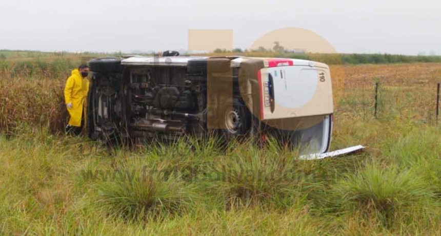 Este martes por la mañana, se produjo un vuelco sin heridos en la ruta 65 en cercanías de la bajada de Villa Sanz