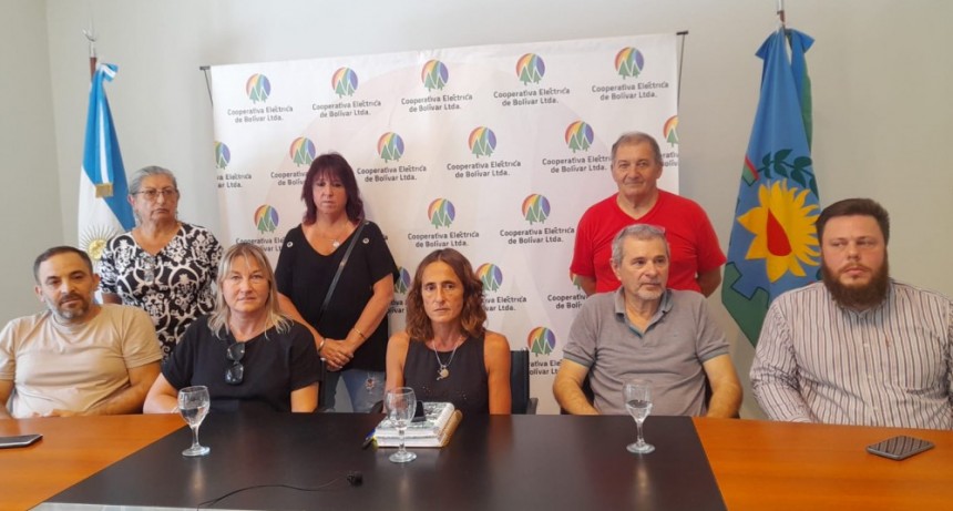 La Cooperativa Eléctrica explicó en conferencia de prensa con los medios locales, cómo está su relación institucional con EDEN y el alcance de la protesta que formalizaron los vecinos en Edison y avenida 25 de Mayo