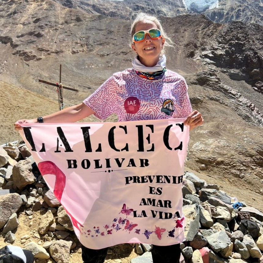  Jorgelina Irurzun fue parte de un contingente de 36 mujeres que ha luchado contra el cáncer, quienes viajaron hacia el lugar donde se produjo el Milagro de los Andes