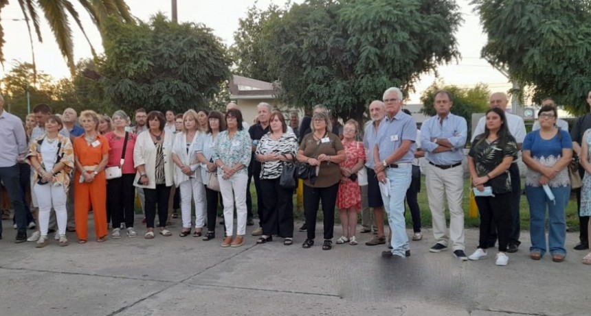 Quedó inaugurada la Unidad de Endoscopía Digestiva, con la presencia de autoridades de la Cooperadora, Municipio, Senador Bucca, Hospital y los profesionales a cargo del área