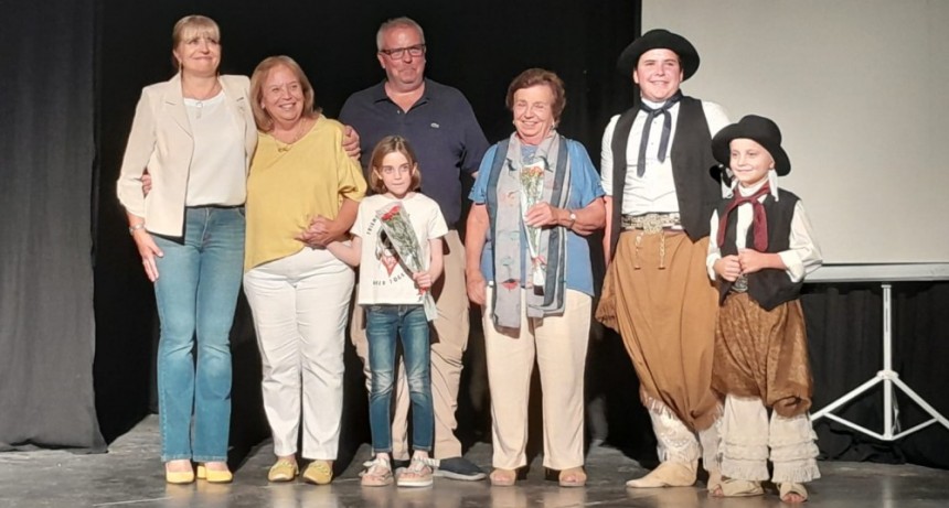 Marcando Huellas II tuvo su noche emotiva en el Teatro Coliseo Español, sumando danzas y homenajes