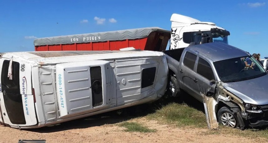 Ruta 5: Choque y vuelco sin heridos de consideración