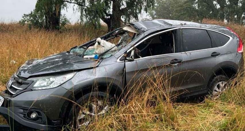 Ruta 205: Un bolivarense sufrió el vuelco de su vehículo