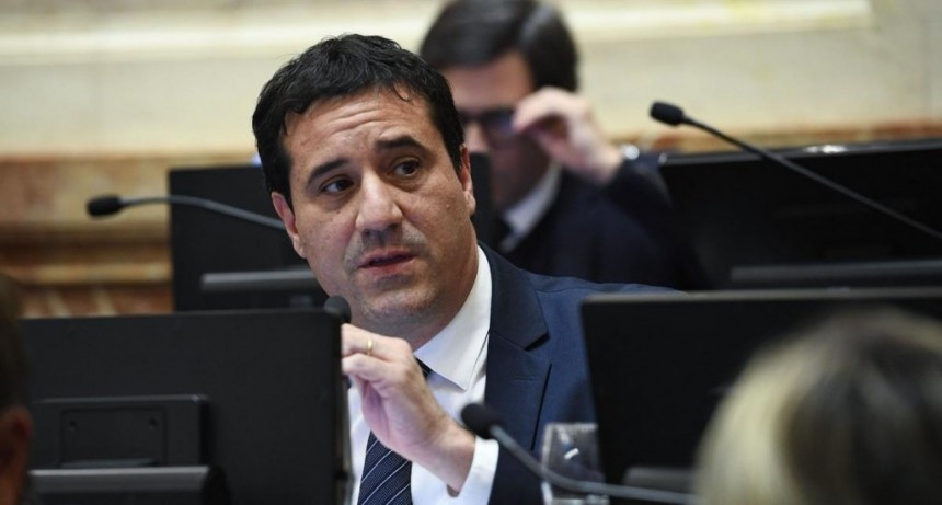 La UCR le pidió a Milei que respete la Constitución y rechazó la intervención a la provincia