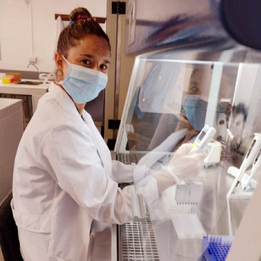 Rocío Larreche: “Enviamos las muestras para secuenciar porque tratamos de anticiparnos y trabajar en la prevención ante la presencia de nuevas cepas nuevas del virus” 