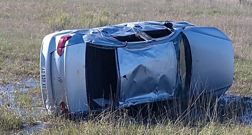 Espigas: Un conductor perdió el control de su vehículo y volcó en RN 226 KM 356