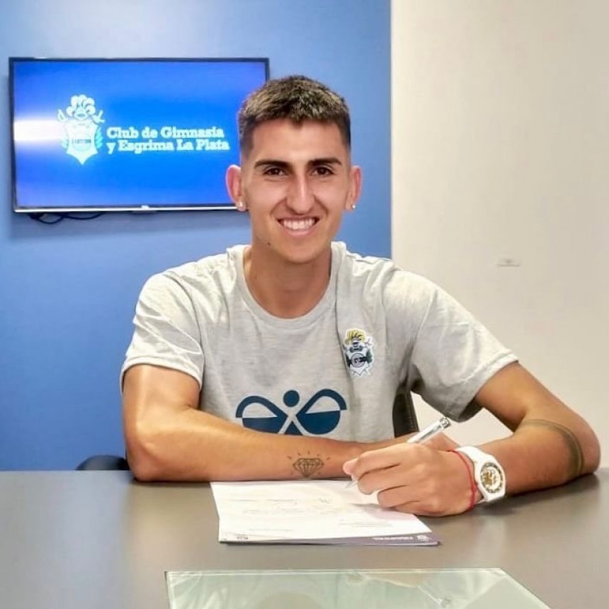 Alan Lescano: “Lo que siempre quiere un futbolista es tratar de ser jugador profesional, a mí por suerte me está pasando”