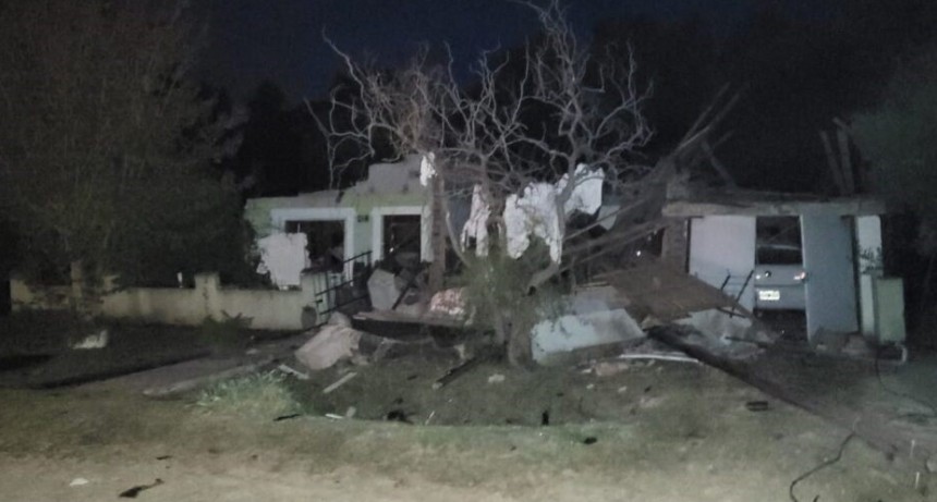 Una explosión en una vivienda de Espigas le provocó graves heridas a una mujer, que luego de ser trasladada a Olavarría, falleció hoy martes