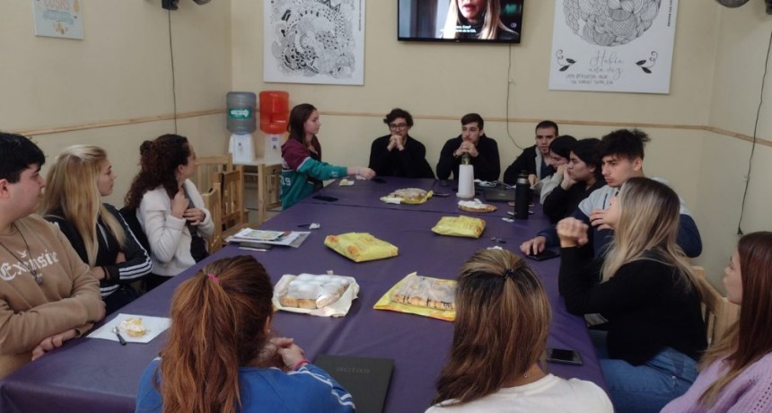 Albano y Aristondo visitaron las Casas del Estudiante en La Plata