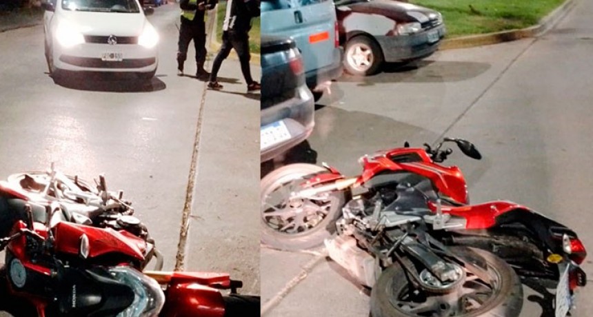 Dos conductores colisionaron en avenida República de Venezuela, entre calle Olascoaga y avenida Guillermo Brown