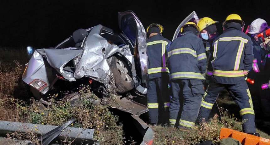 Ruta 226: Despiste y fuerte impacto contra el guardarrail del canal que intersecciona con la calle Padre C&eacute;sar Pasquali