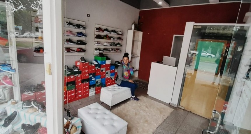 El Reino del Calzado llegó con buenas noticias, todas las zapatillas, todas las marcas y excelentes precios y condiciones