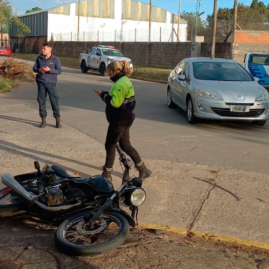 Melitona: Impacto entre un vehículo y una moto en calles Colón y Olavarría